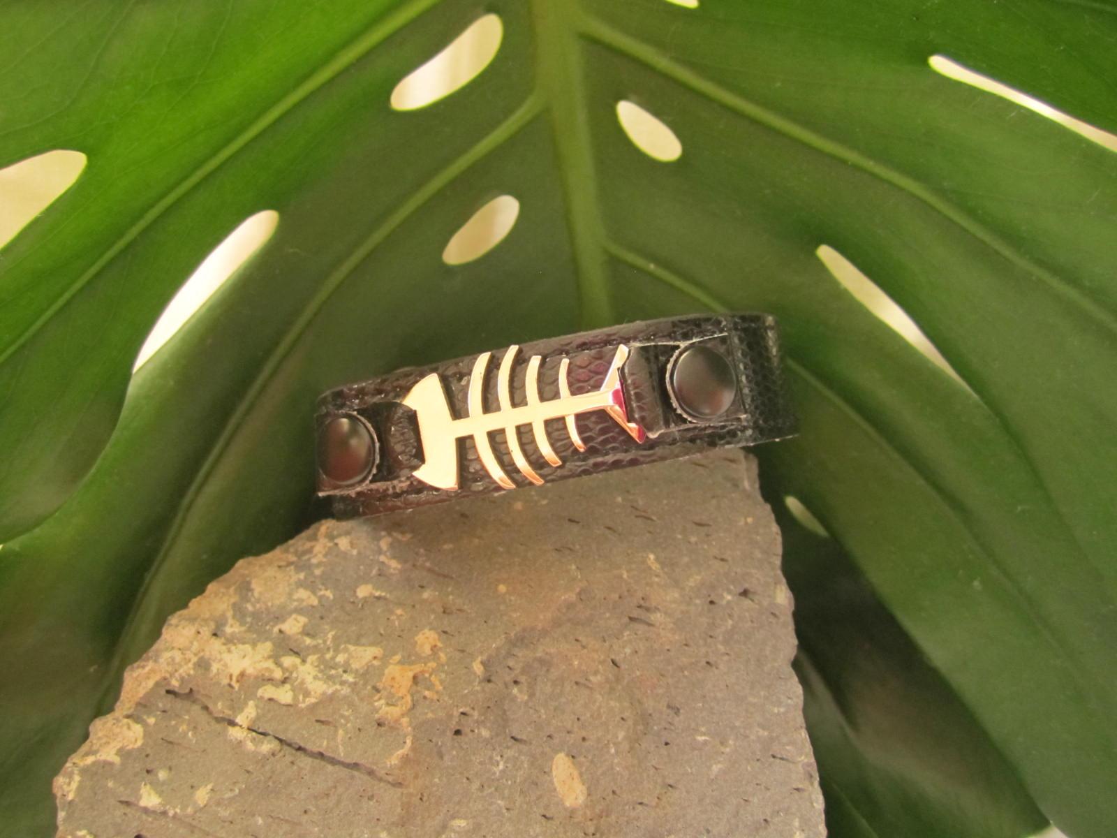 PVC Leather Belt Buckle Bracelet w/ Stainless Steel Fishbone Watch-Style