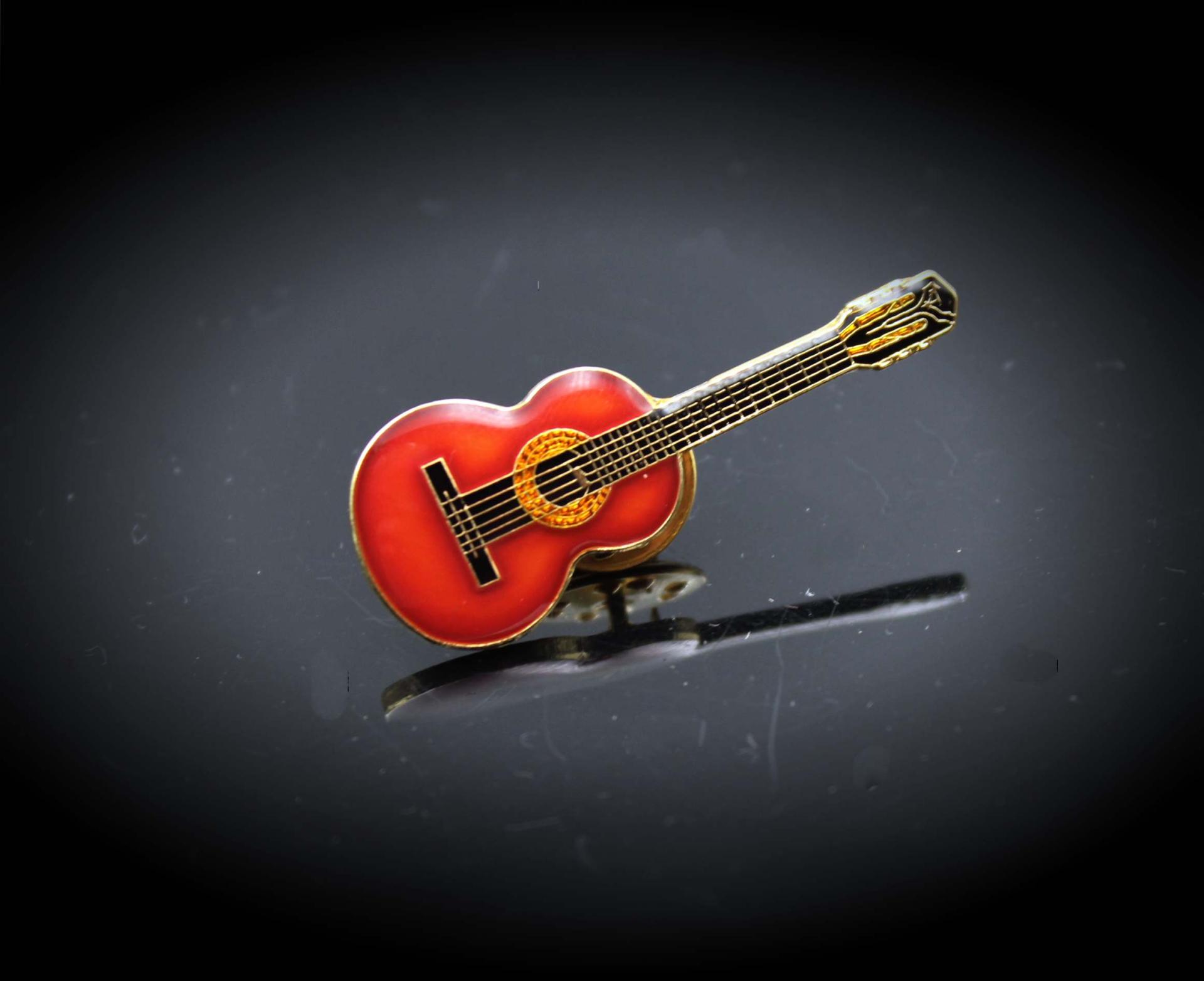 Classical Guitar Pin Badge In Spruce