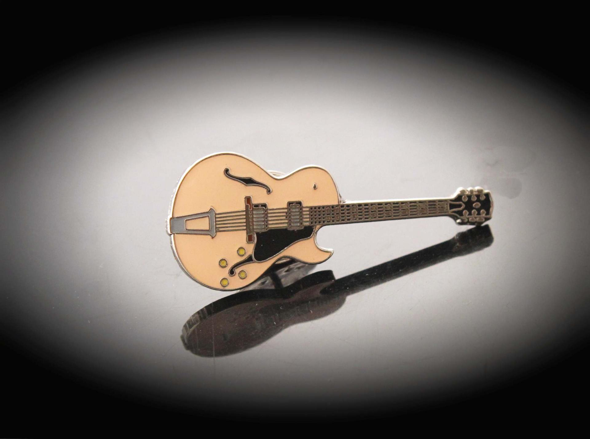 Gibson ES- 175  Style Guitar Pin Brooch