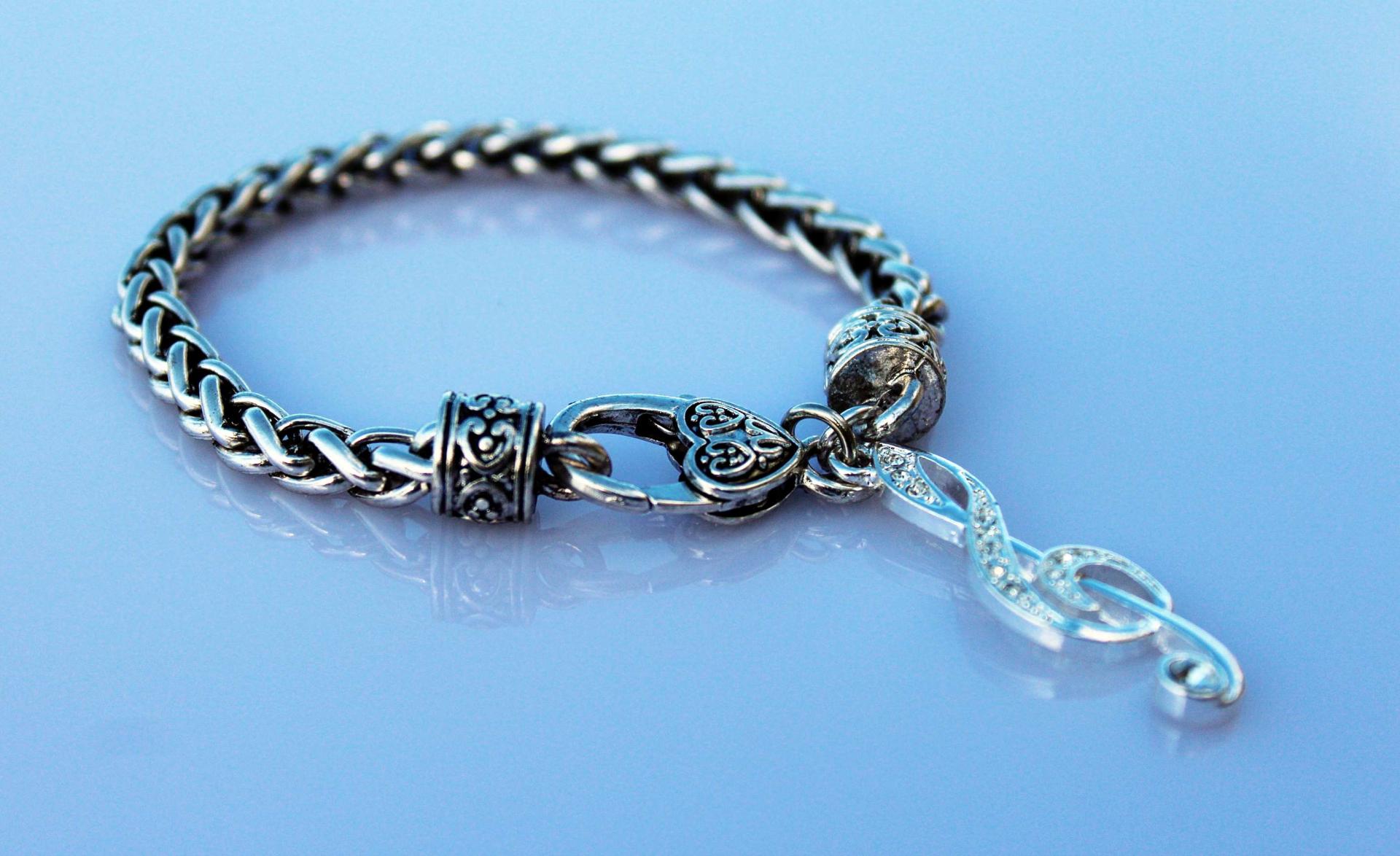 Treble Clef Chunky Bracelet