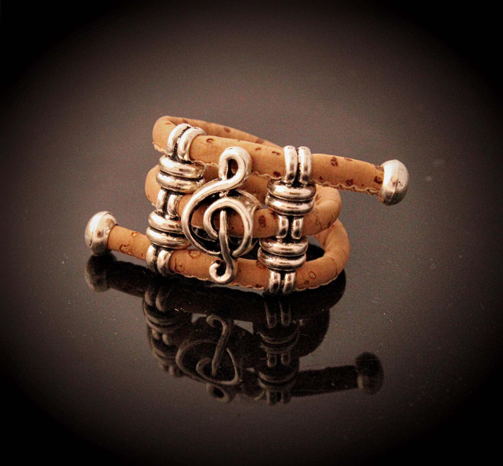 Treble Clef Adjustable Natural Cork Music Ring