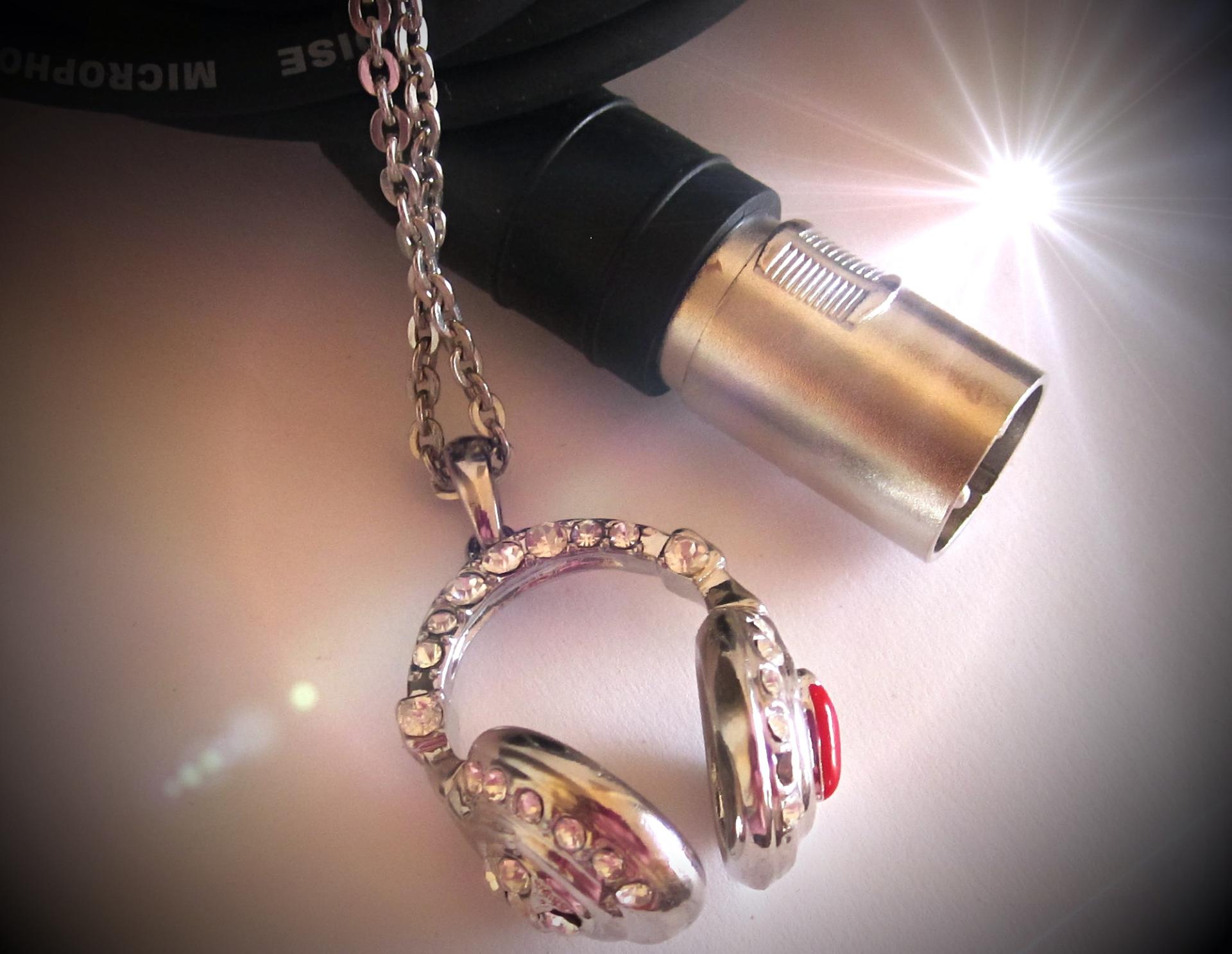 Headphones Necklace