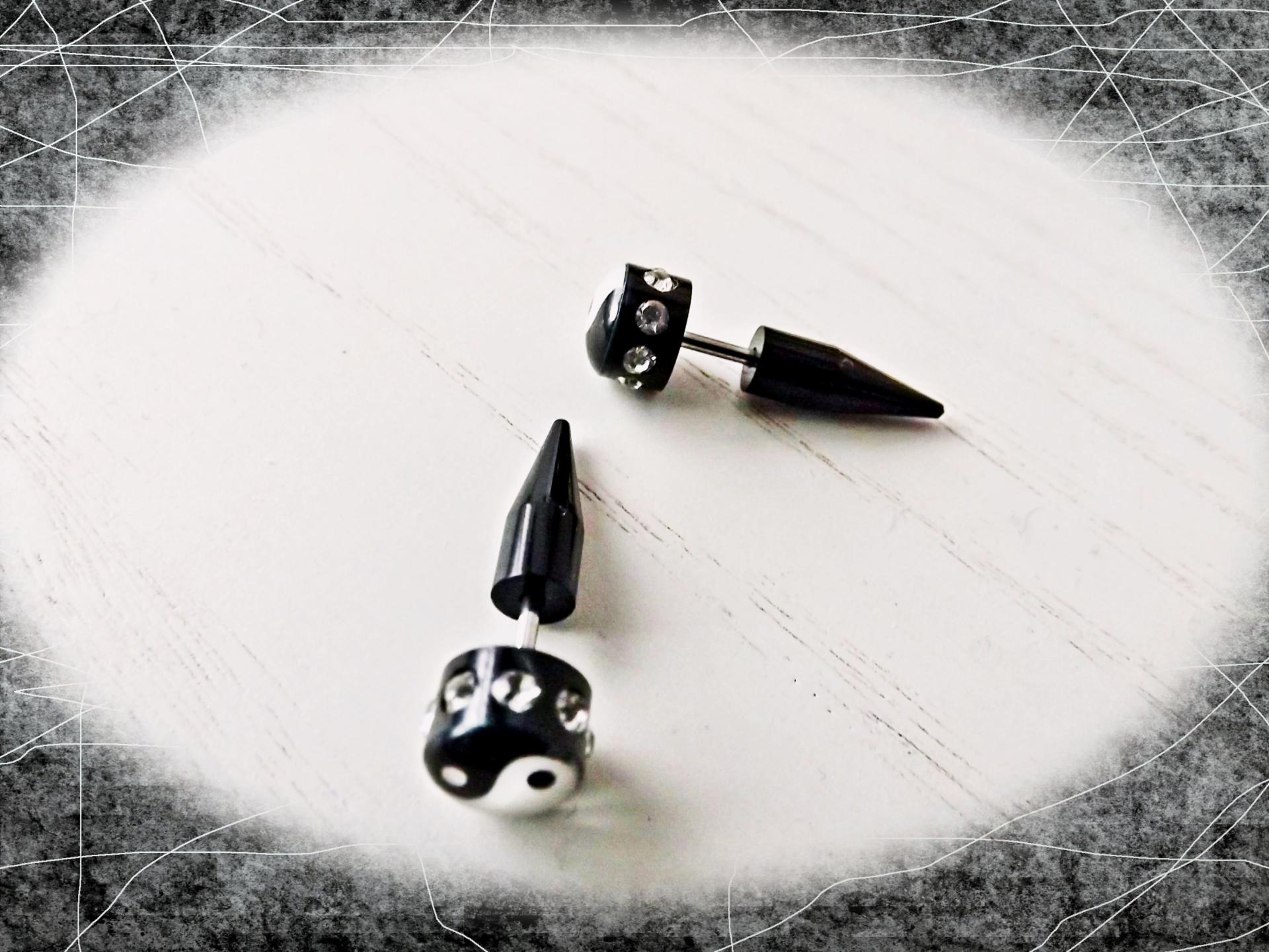 Fake Ear Stretcher Taper - Stainless Steel / Black