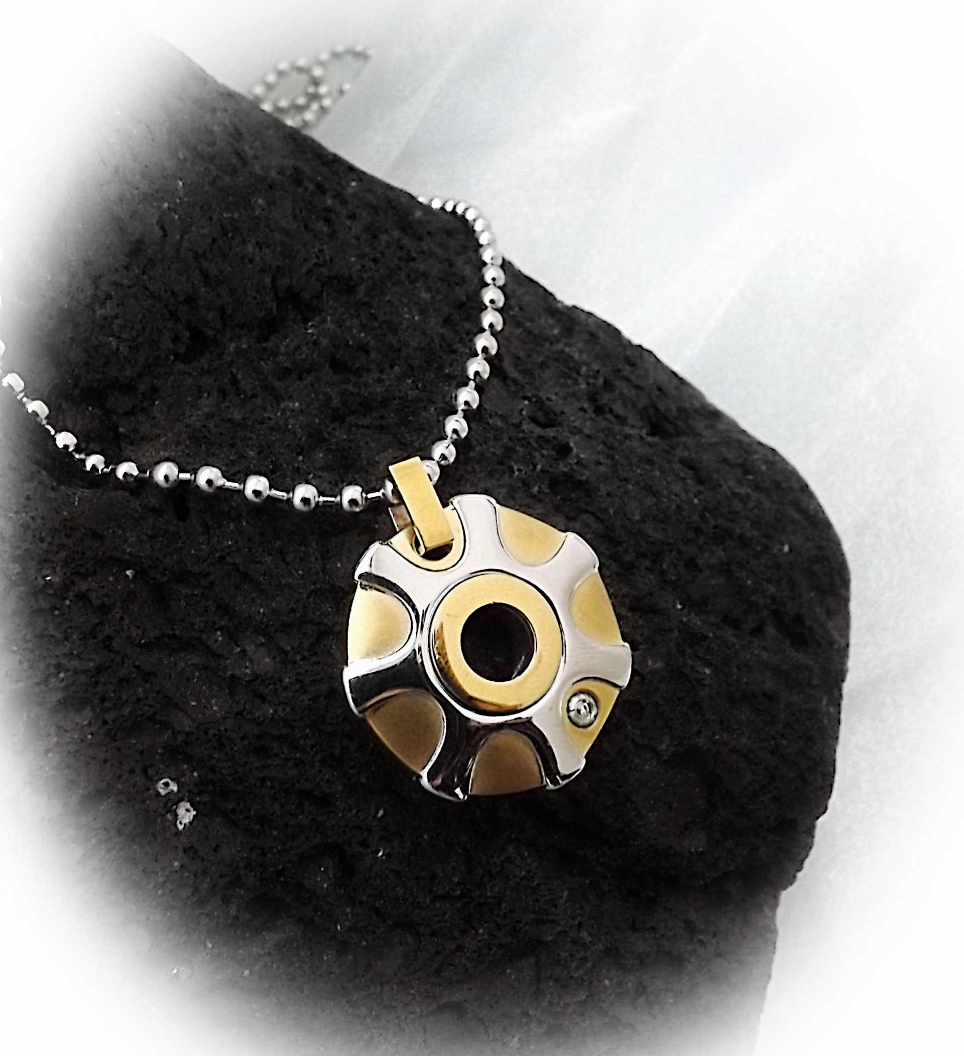 Geometric Circle Pendant 2-Tone -Customisable