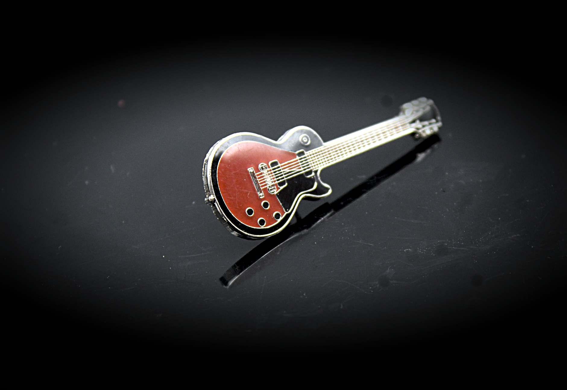 Guitar Pin Badge Sunburst Rare Special 55