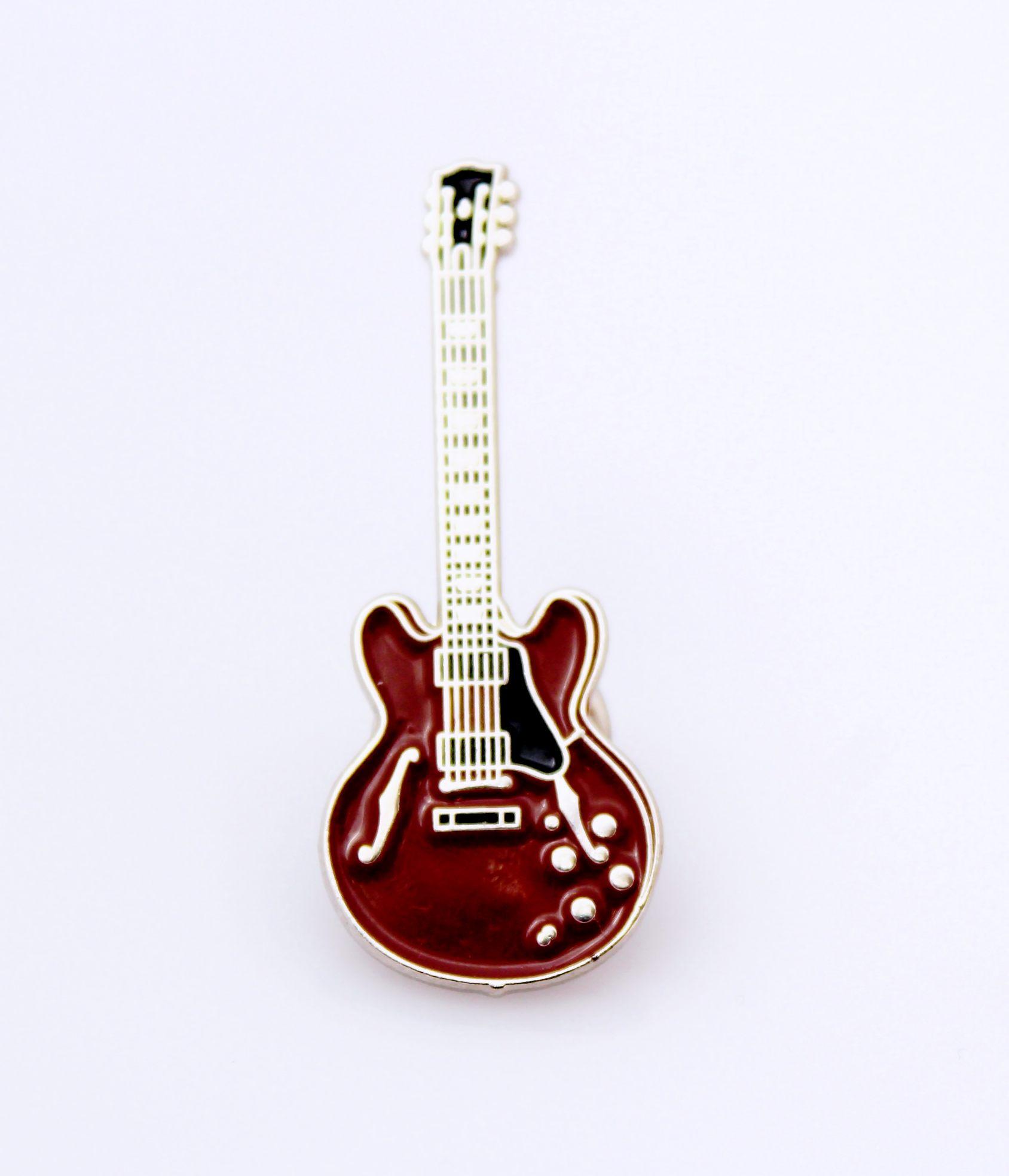 Gibson ES 335  Pin Badge - Sixties Cherry Stain Colour