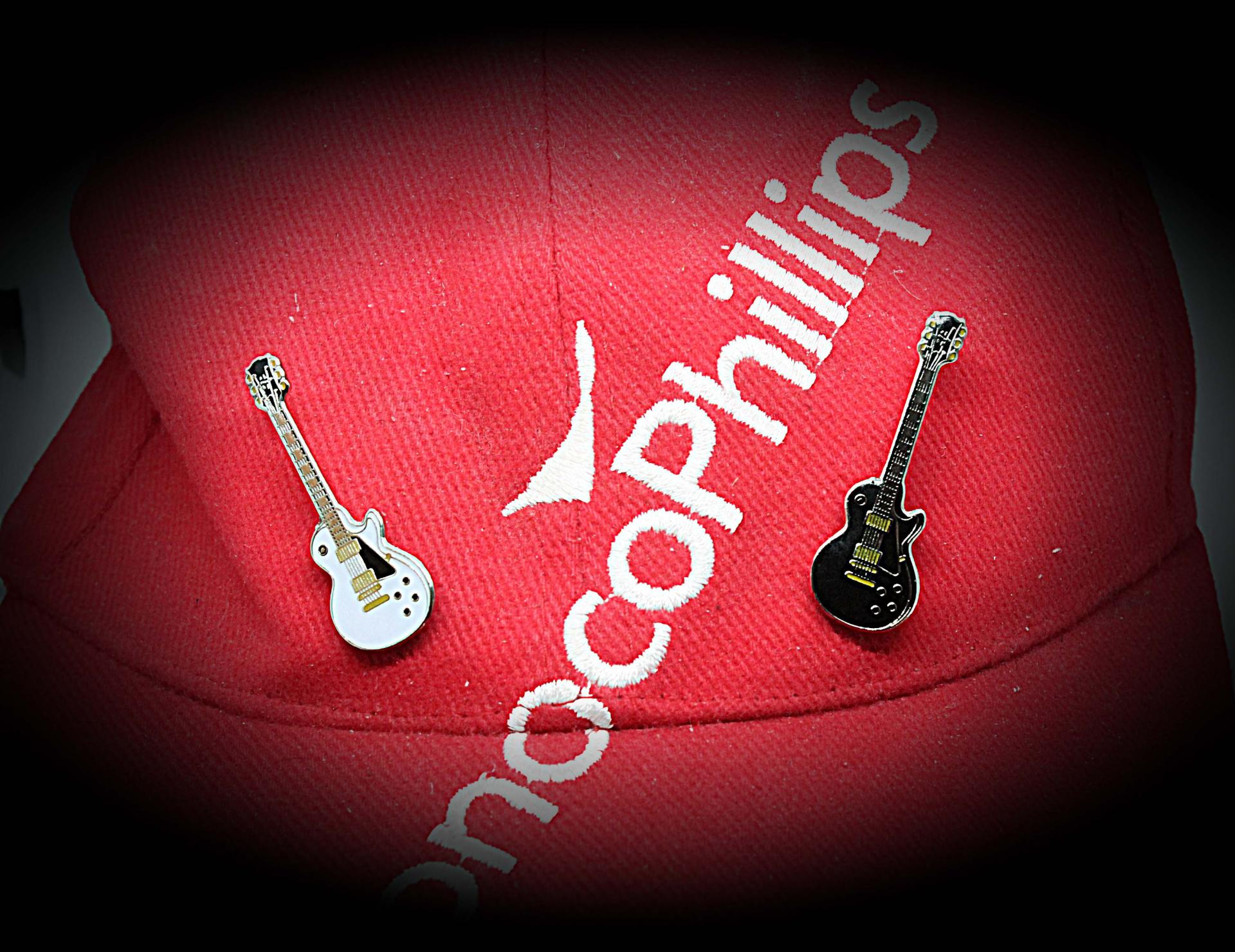 Gibson Les Paul Custom Style Guitar Pin Badge