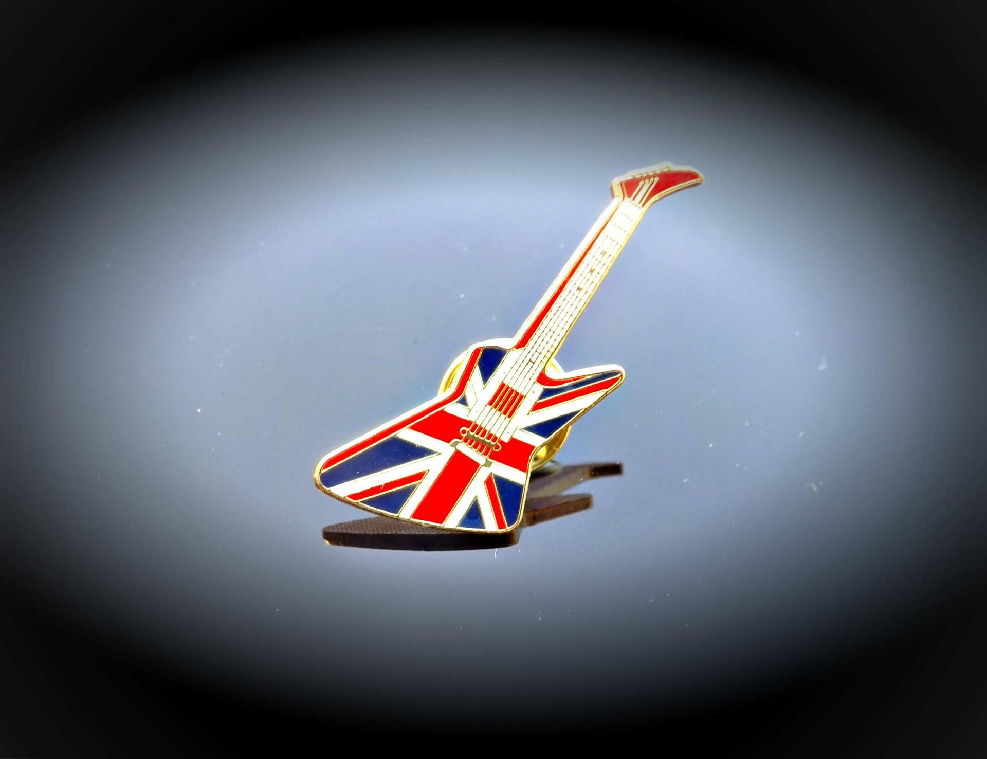 Gibson Explorer Guitar Pin Badge - Union Jack