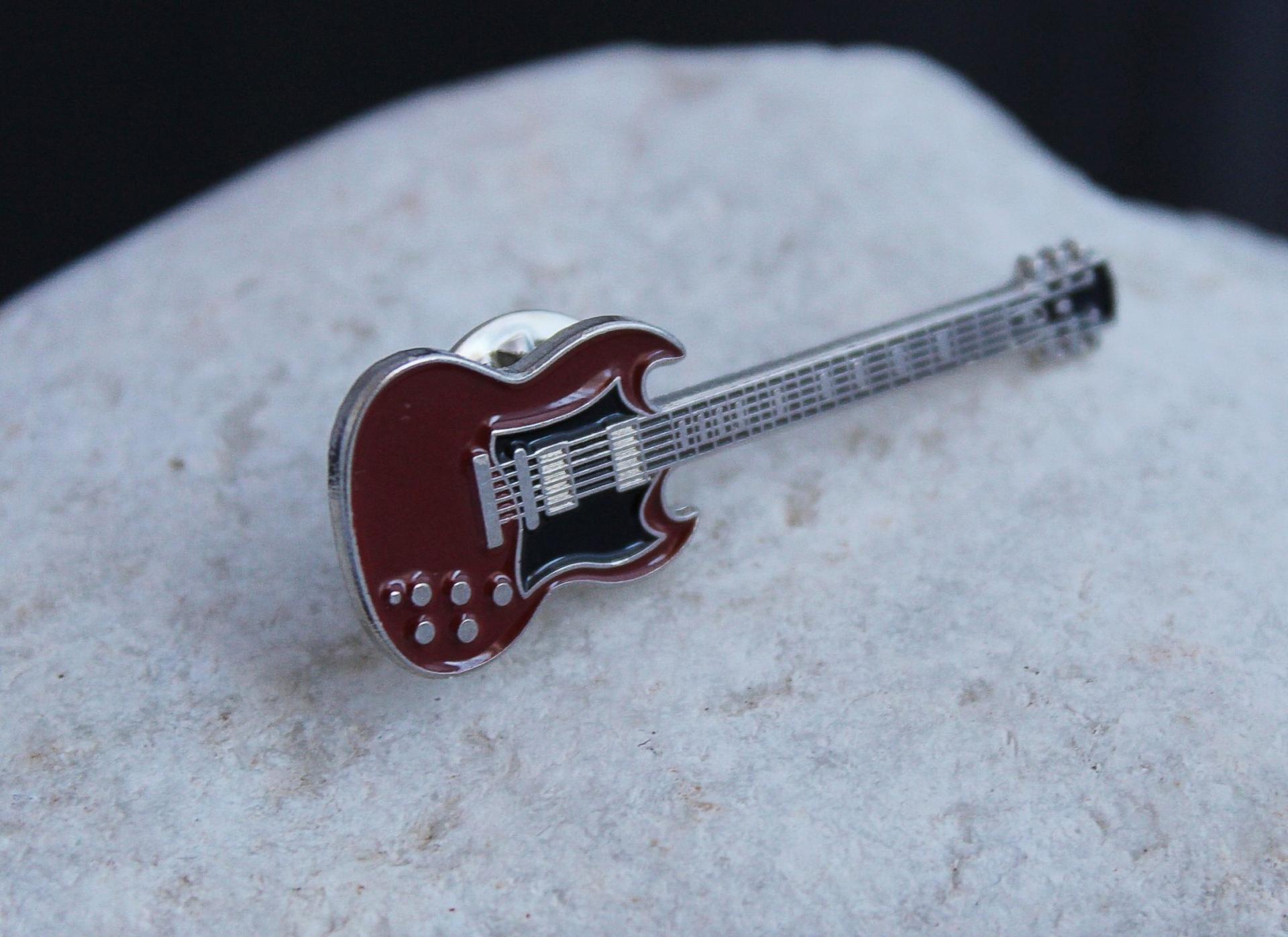 Gibson SG Style Guitar Pin Badge - Heritage Cherry Colour