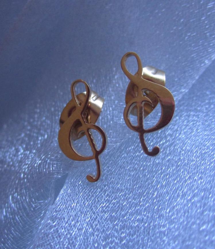 Gold treble clef note stud earrings