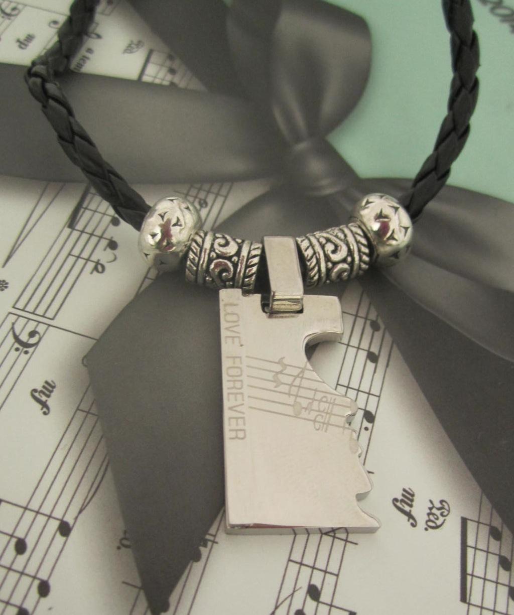 Musical Notes Jigsaw Tag Pendant sleek 'n silver style