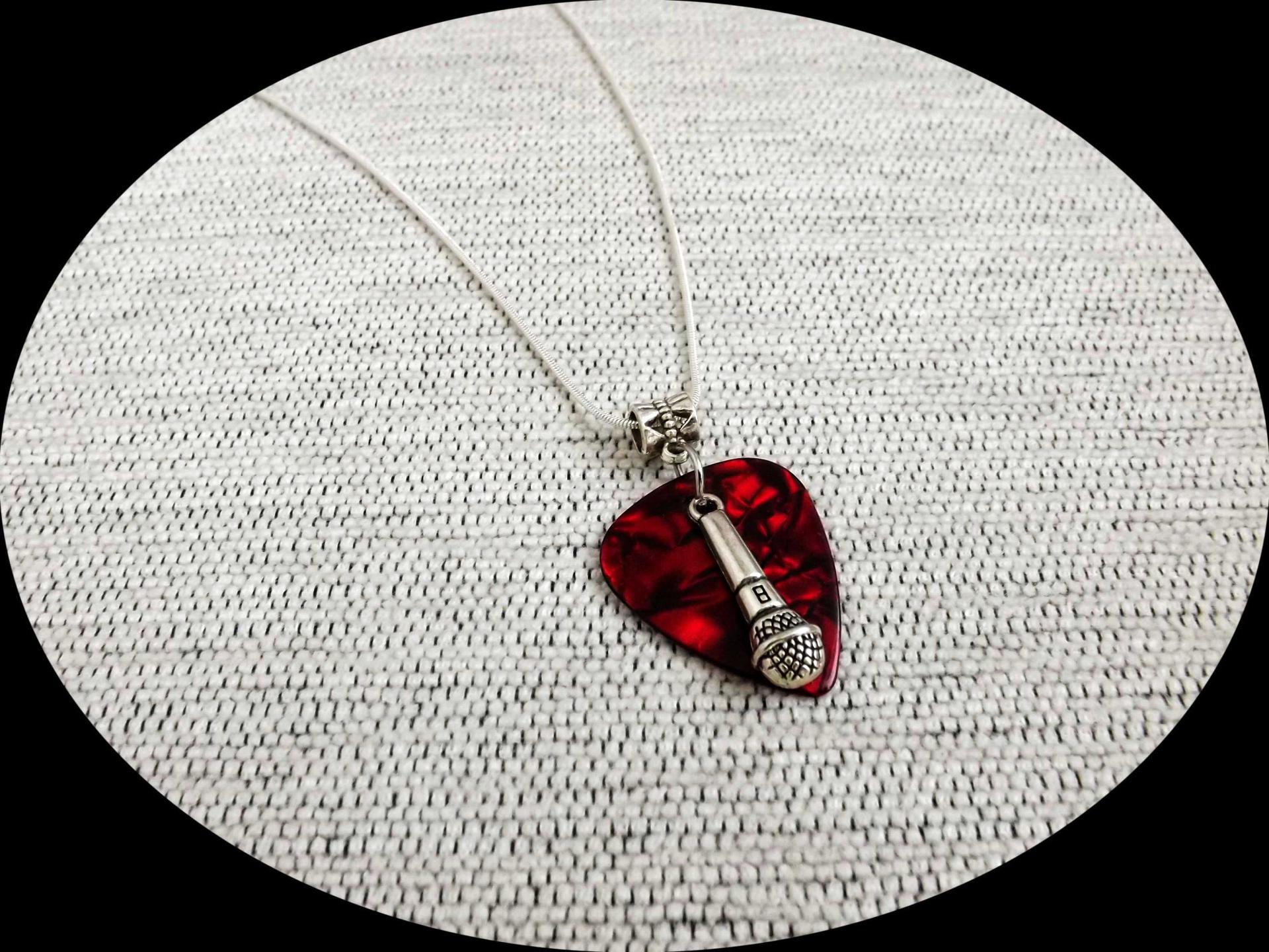 Microphone on snake chain