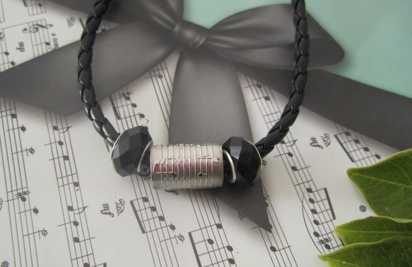 Musical Note Tube Choker Necklace