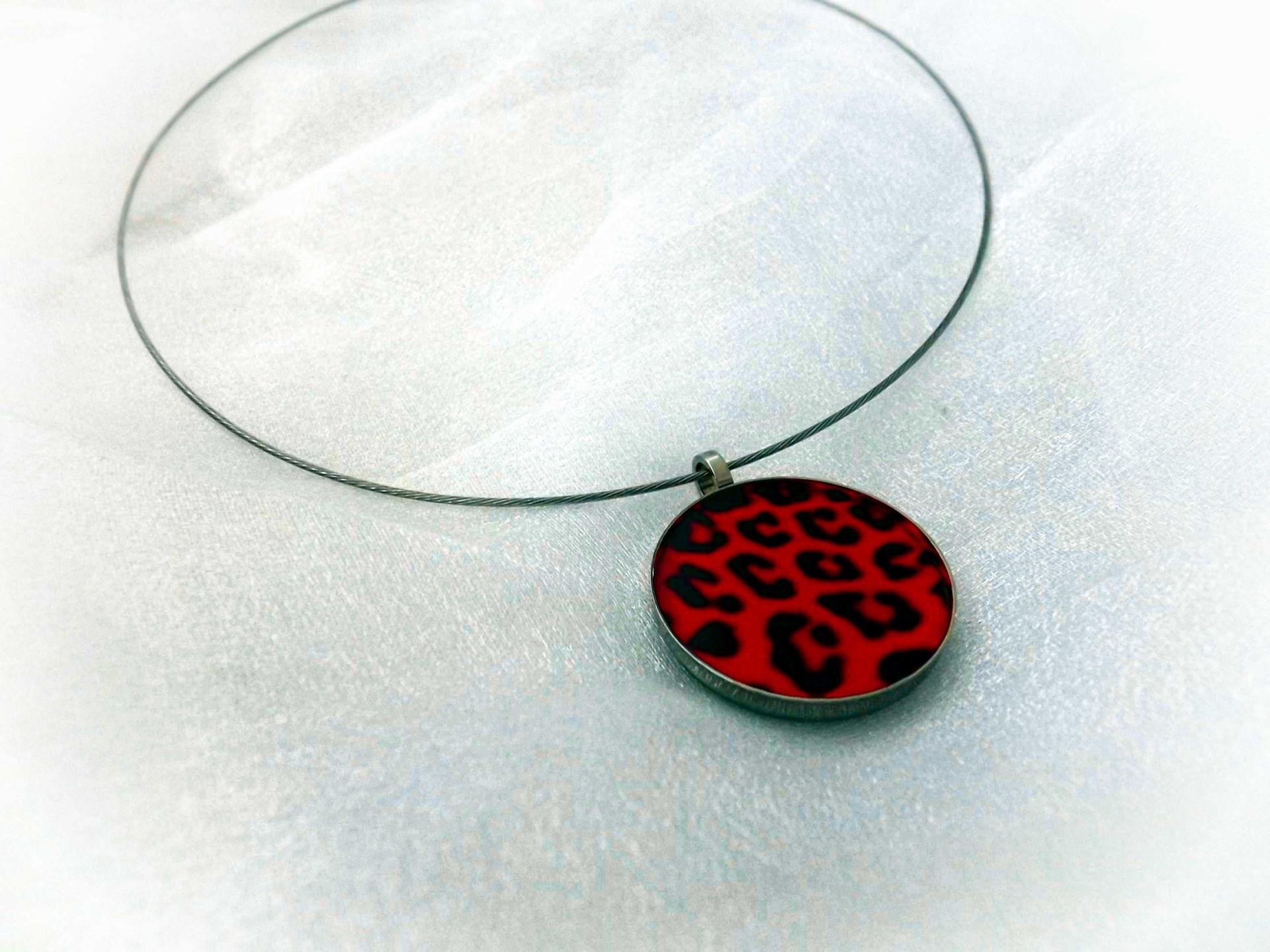 Leopard Print Stainless Steel Circle Pendants - Bring Out Your Wild Side!