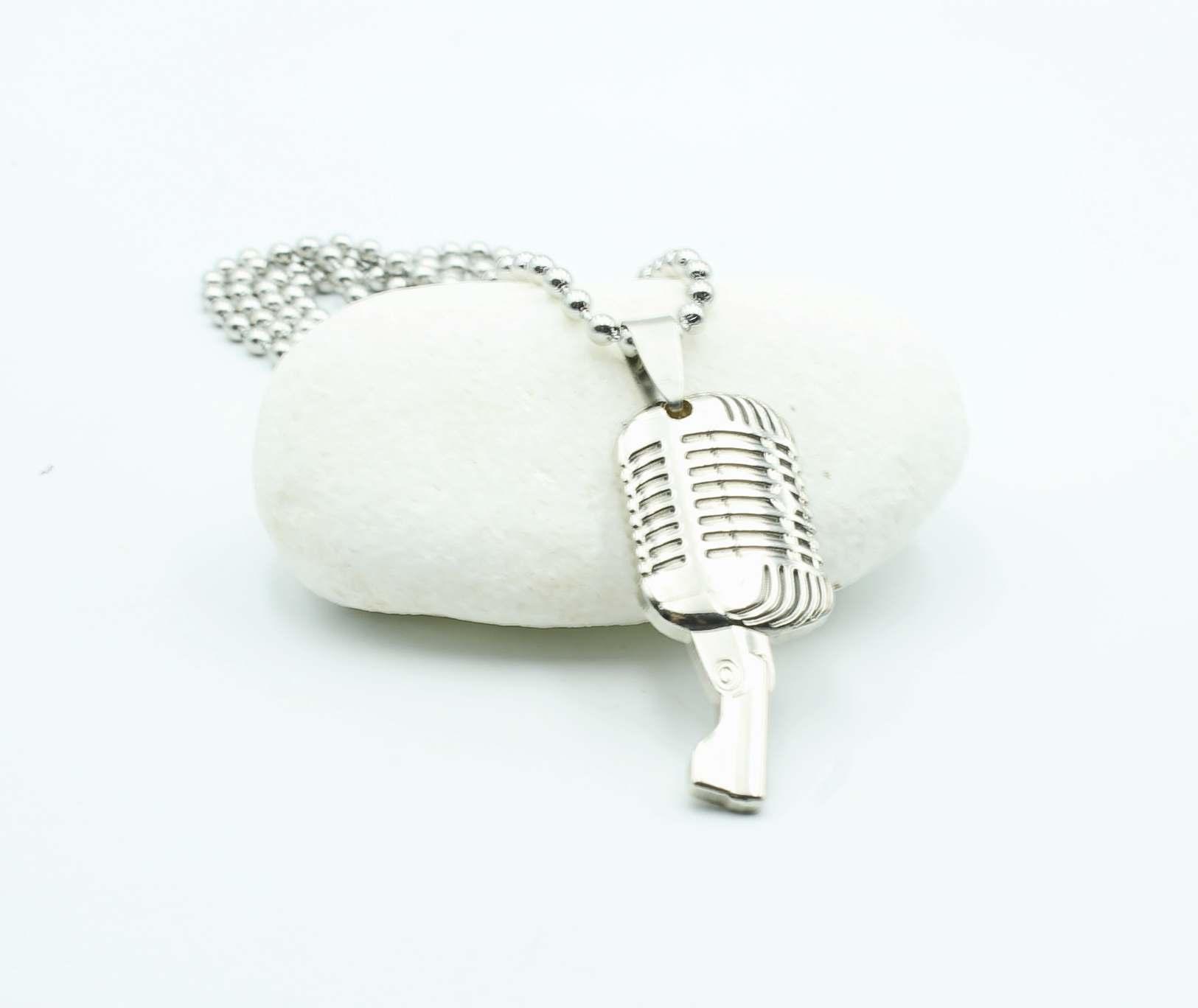 Microphone Pendant Retro Vintage Style - 3D 