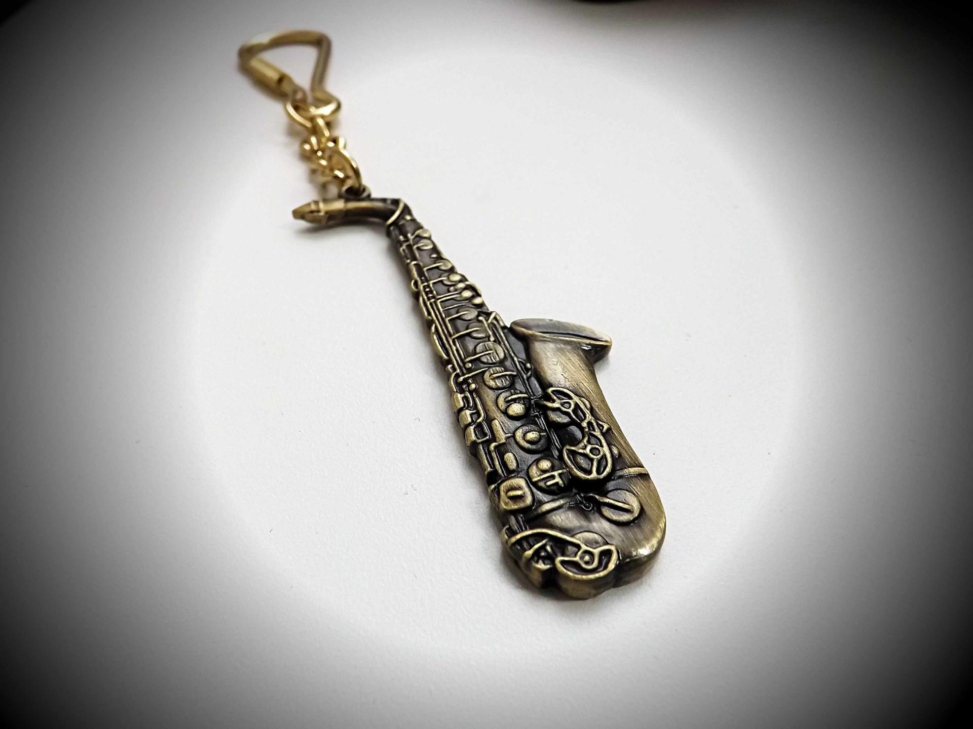 saxophone keyring