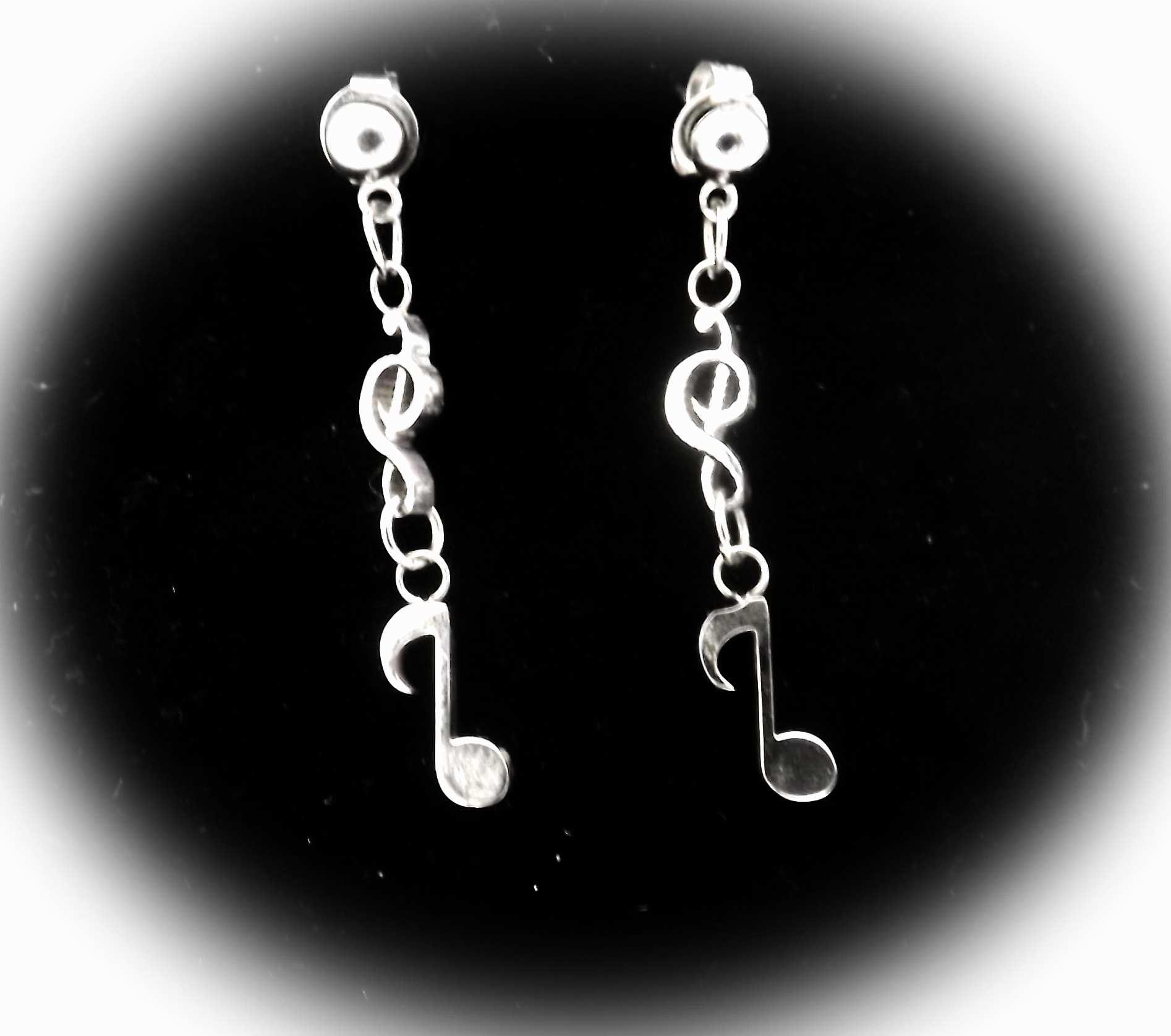 Single Note Stud Drop Earrings