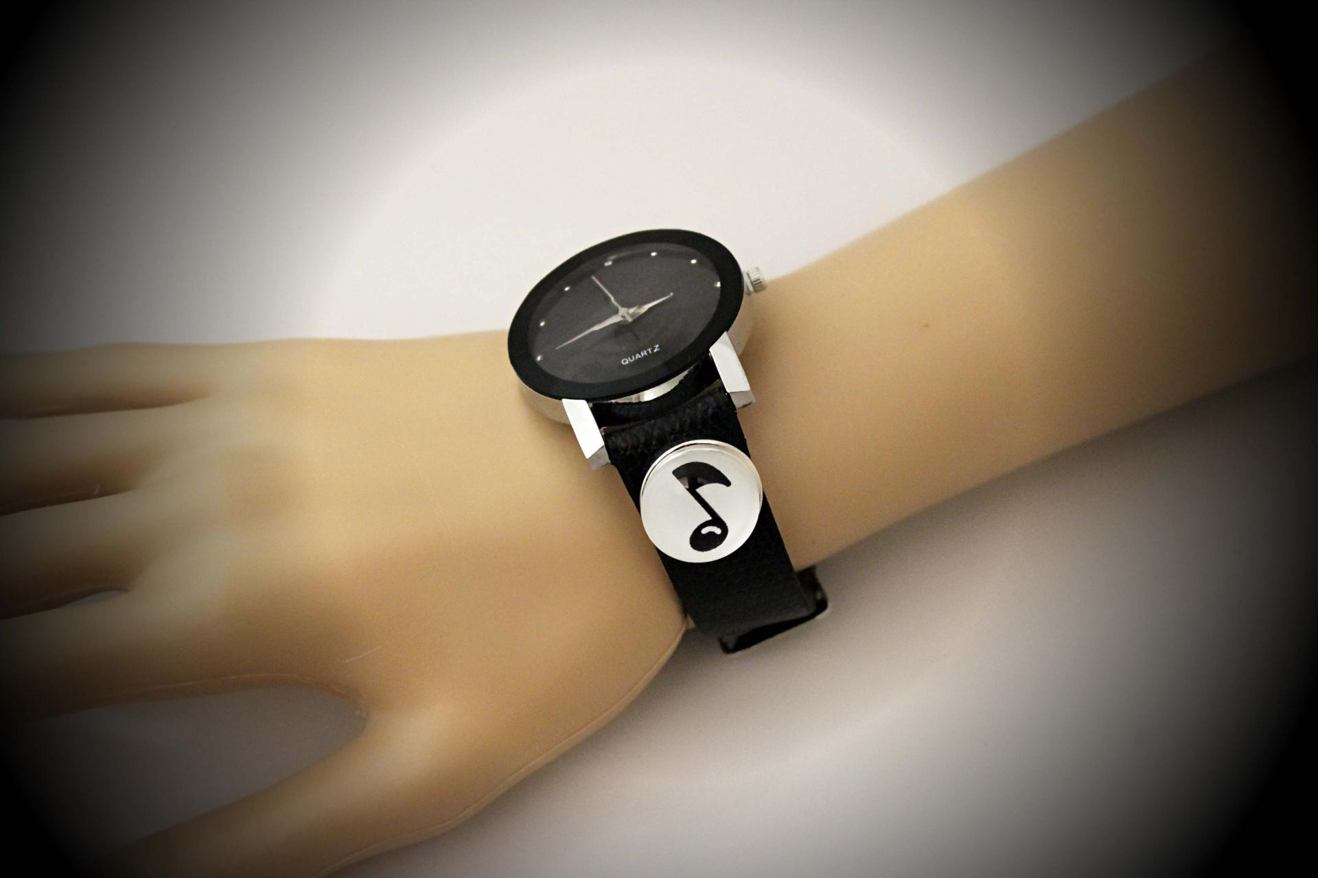 Retro Music Watch With Changeable Music Snap Buttons