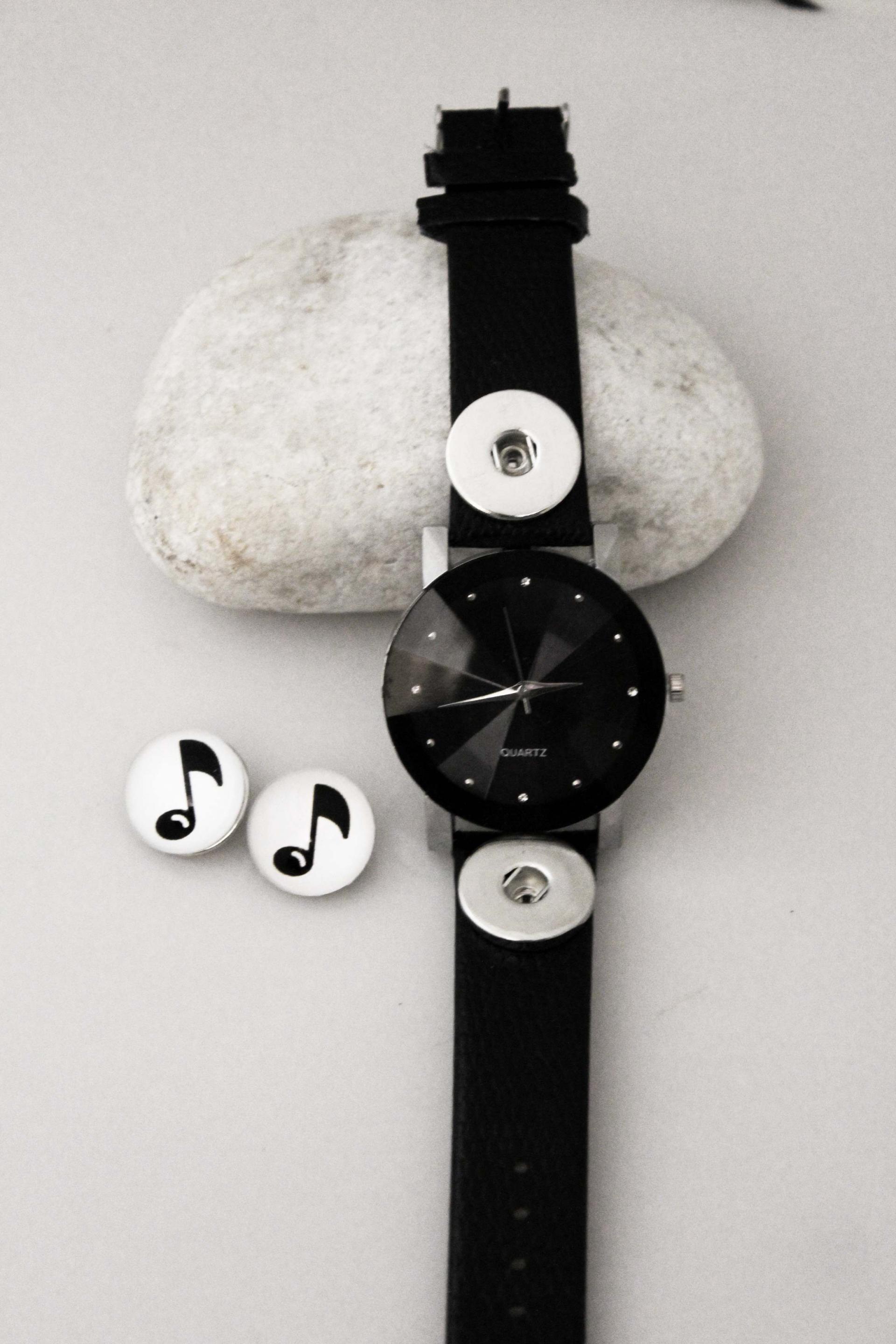 Retro Music Watch With Changeable Music Snap Buttons