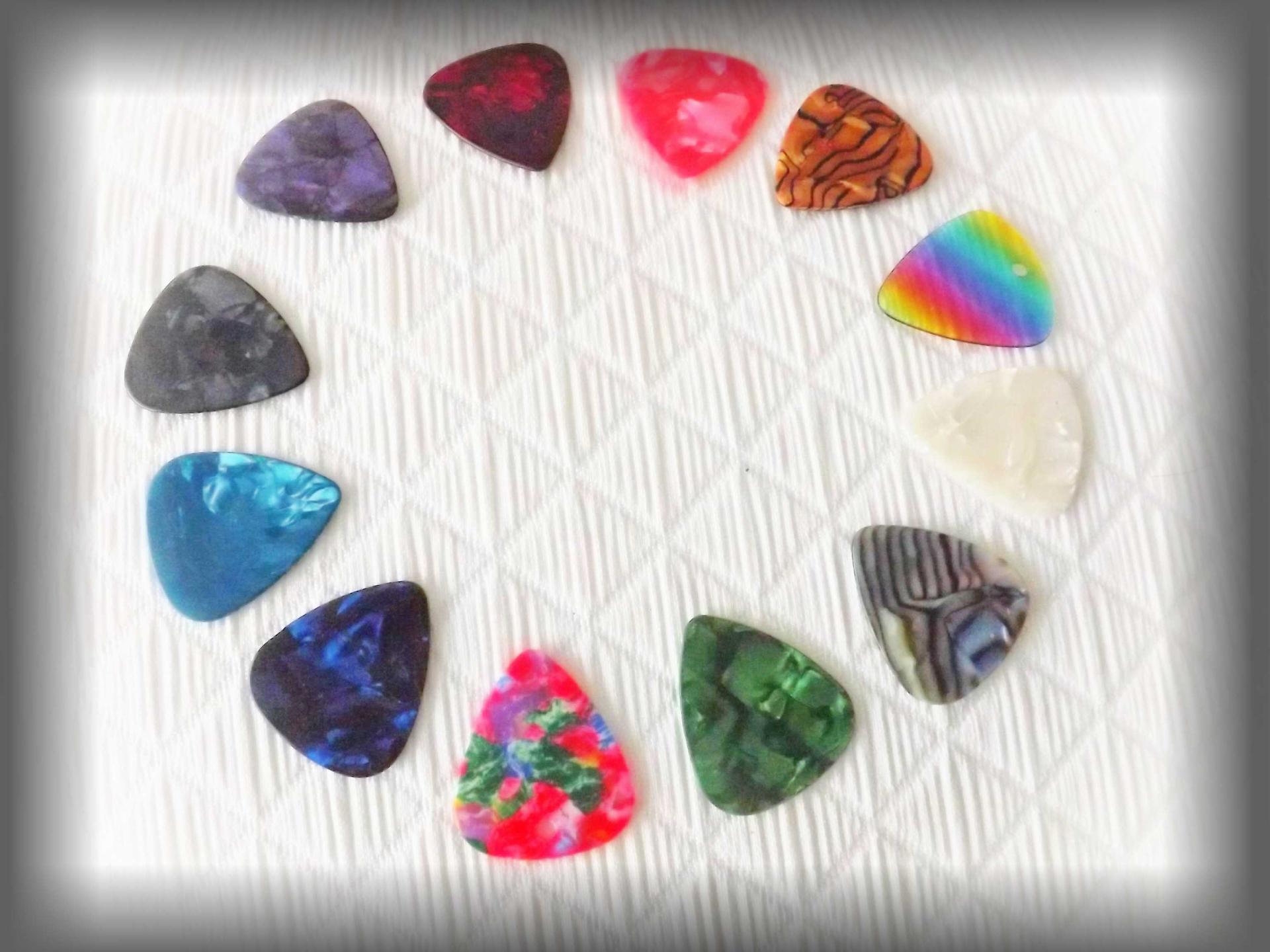 Guitar pick colours