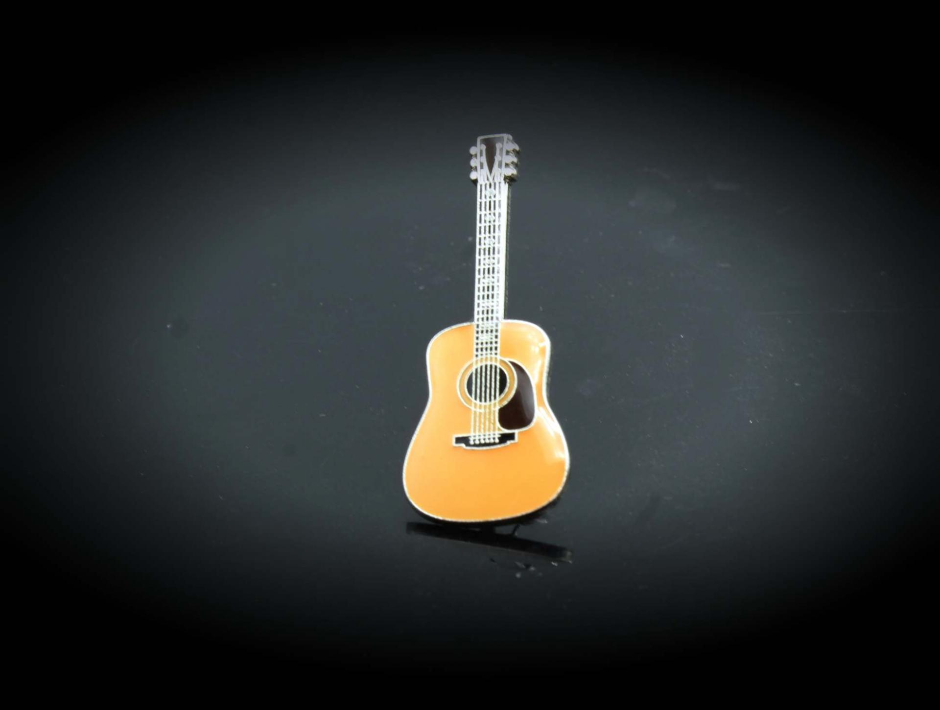 Acoustic Guitar Pin Badge -Natural Colour