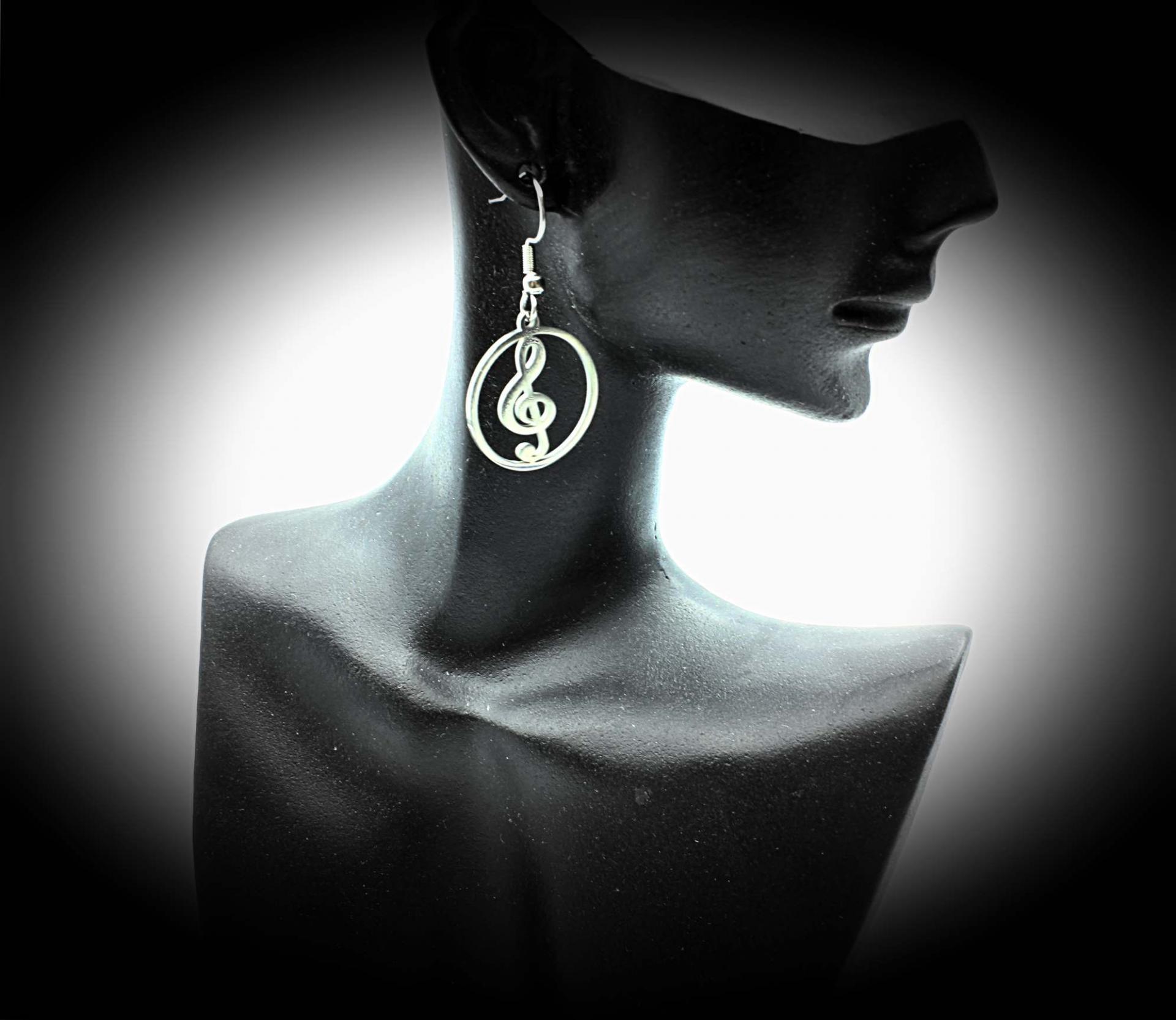 Treble Clef Circle Drop Earrings