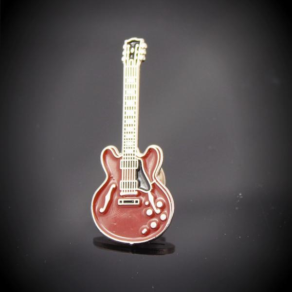 Gibson ES 335  Pin Badge - Sixties Cherry Stain Colour