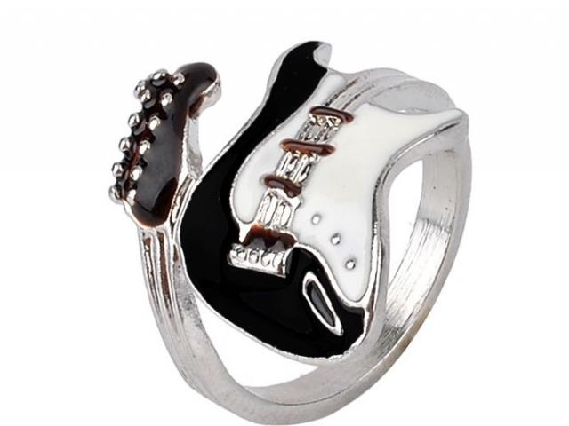 Guitar Ring