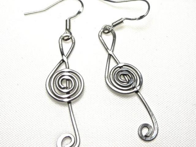 Treble Clef Earrings Hammered & Polished